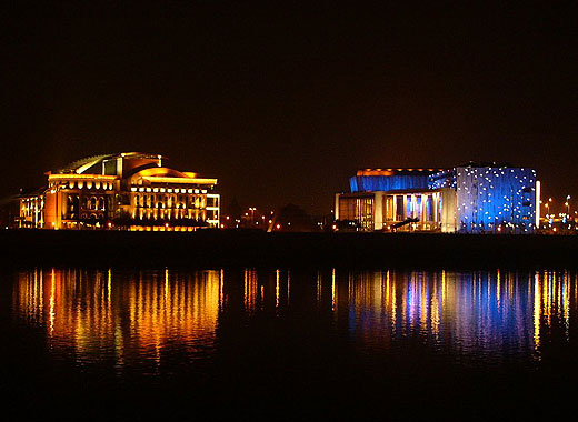 Будапешт, Национальный театр (Nemzeti Sz&iacute;nh&aacute;z) и Дворец искусств
