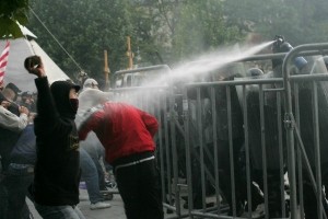 Дюрчань: полиция Венгрии поступает правильно, защищая большинство