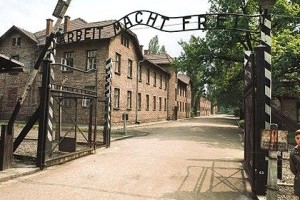 Гуманизм до Освенцима и после