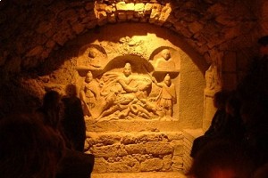 Пещера с алтарем бога Солнца Митраса/Mithras szentély
