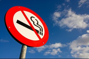 На остановках BKV курение запрещено