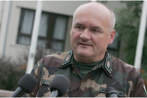 Министр обороны призывает к прекращению огня в Украине