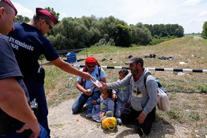 Венгерский парламент одобрил закон о праве отказа в убежище