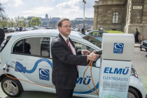 Венгерское правительство приобрело 7 электромобилей