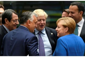 Орбан поздравил Джонсона с победой на выборах