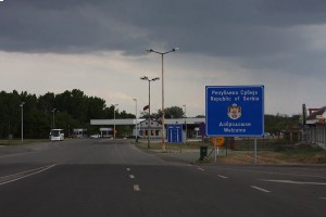 Венгрия открывает первые границы