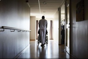 Количество пожилых людей в домах престарелых Венгрии снизилось