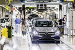 Объем производства в автомобильной промышленности вырос