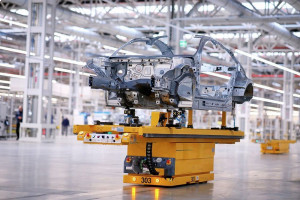 Завод Mercedes в Венгрии повышает заработную плату