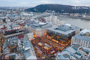 Рождественская и новогодняя ярмарка 2022 в Будапеште