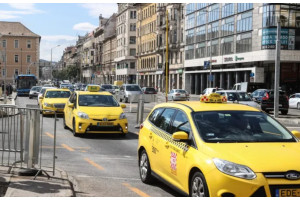Bolt и Uber захватили 2/3 рынка такси в Будапеште